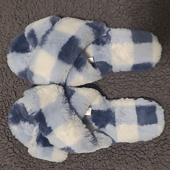 LC Lauren Conrad Blue and White Checkered Slippers. - Picture 1 of 3